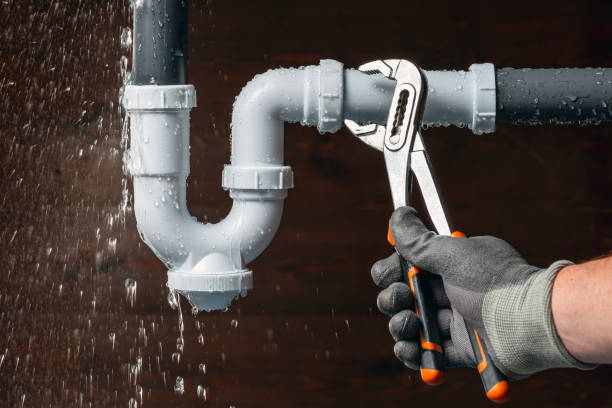 Professional Emergency Plumber technician working in North Marshfield, MA